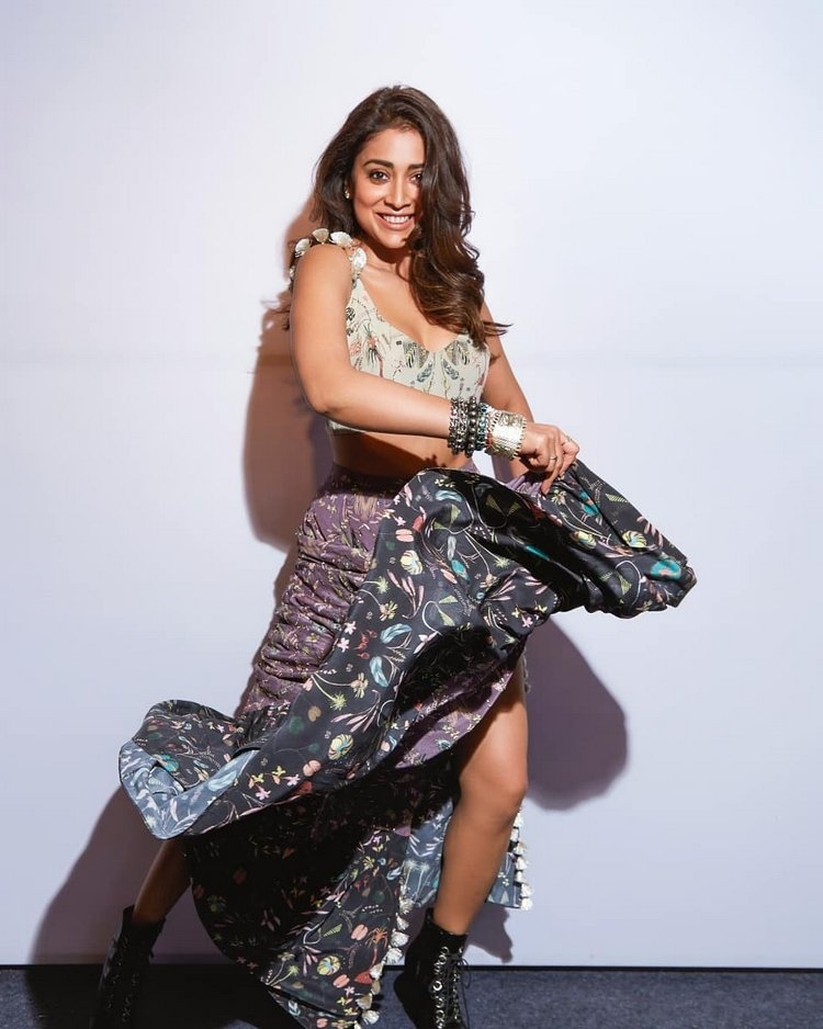 Actress Shriya Saran Stunning Images