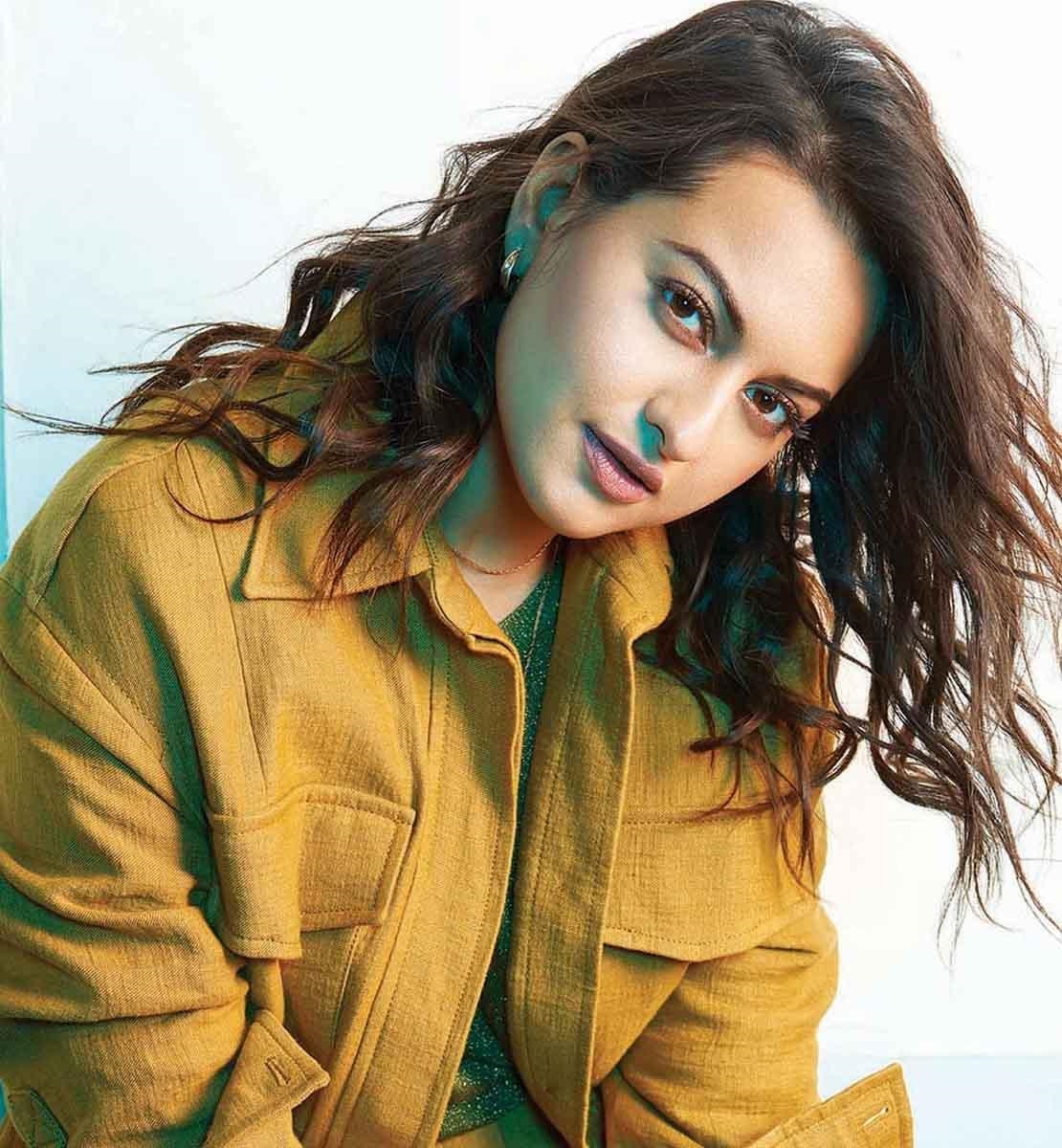 Actress Sonakshi Sinha Image Collection