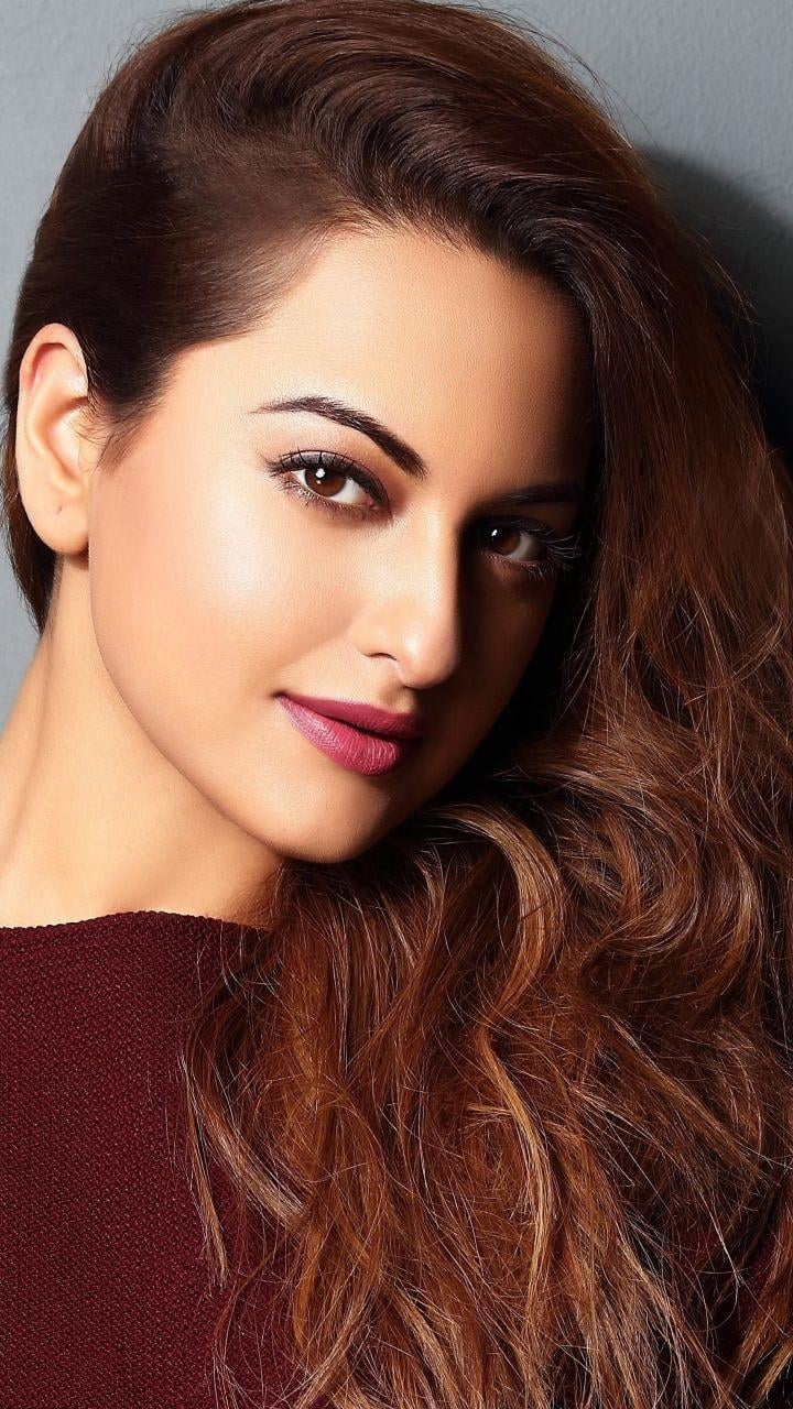 Actress Sonakshi Sinha Image Collection