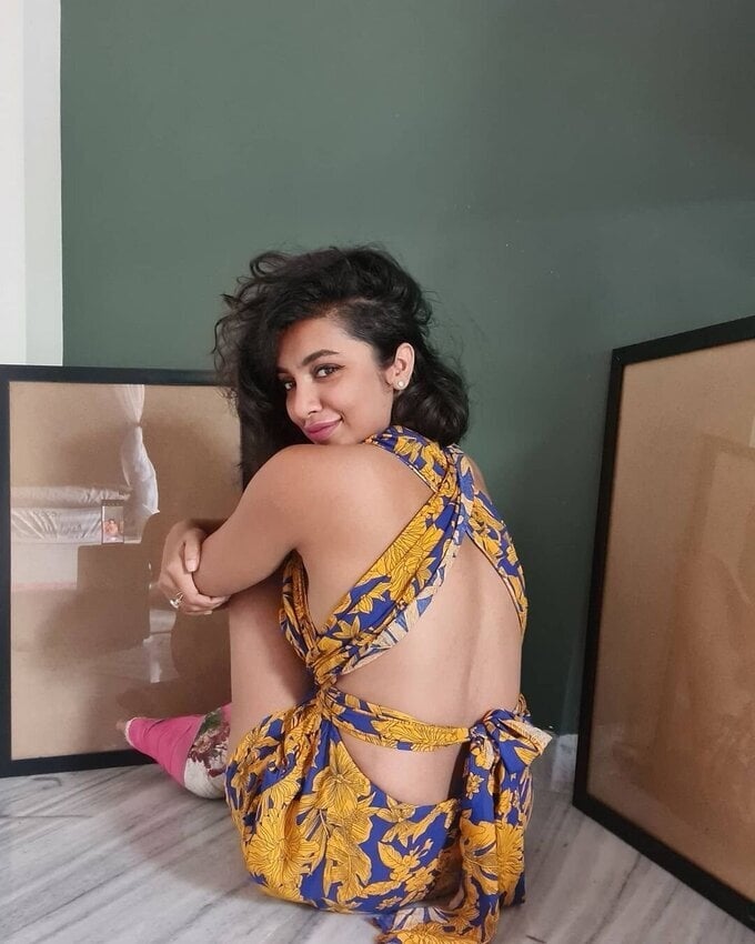 Actress Tejaswi Madivada Hot Images