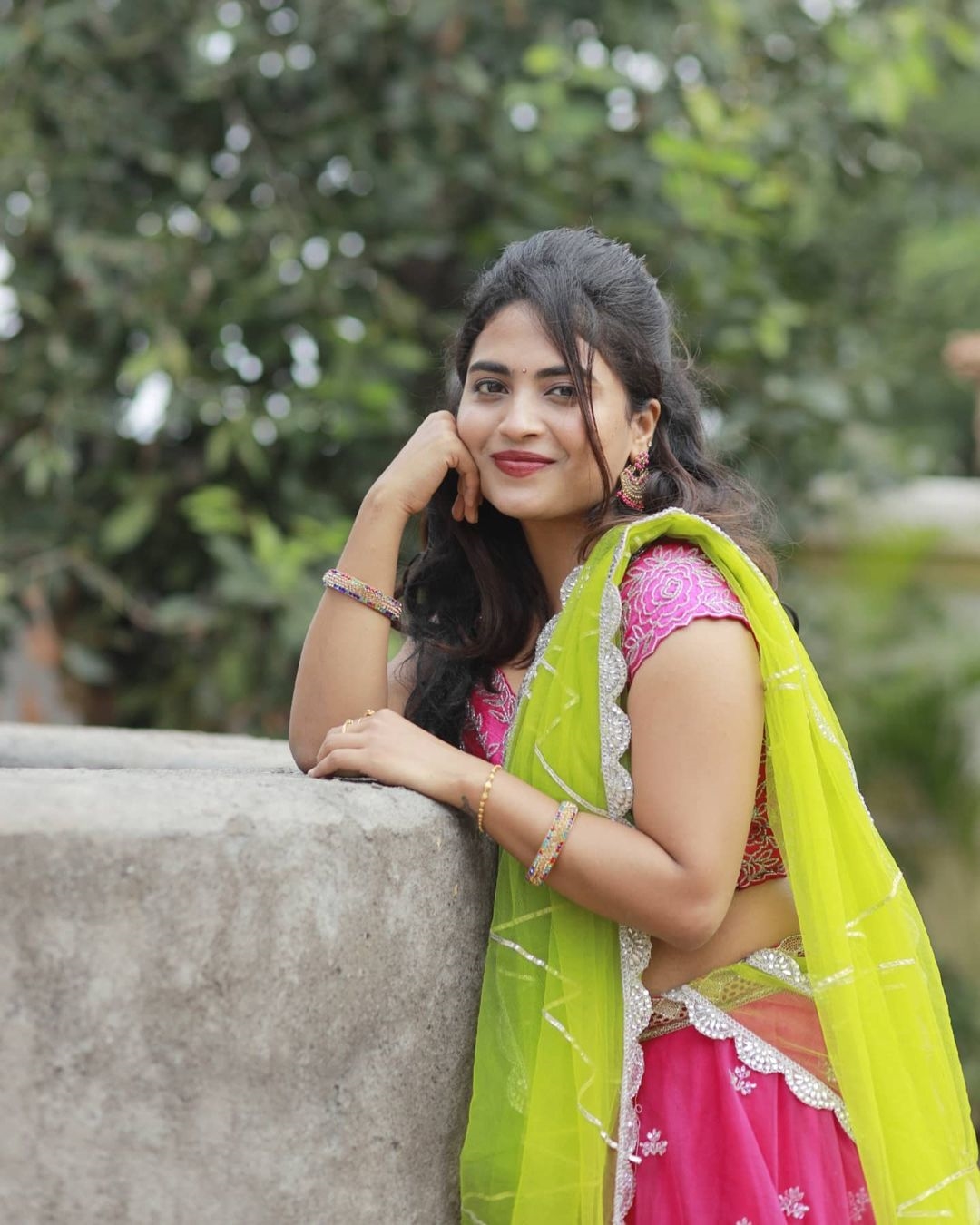 Dethadi harika hot looks in saree HD phone wallpaper | Pxfuel