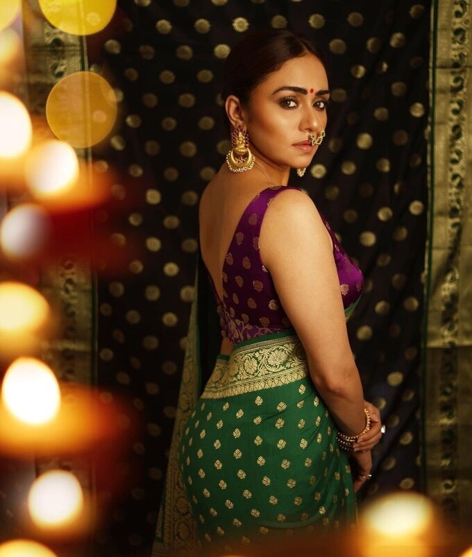 Amruta Khanvilkar New Images In Saree