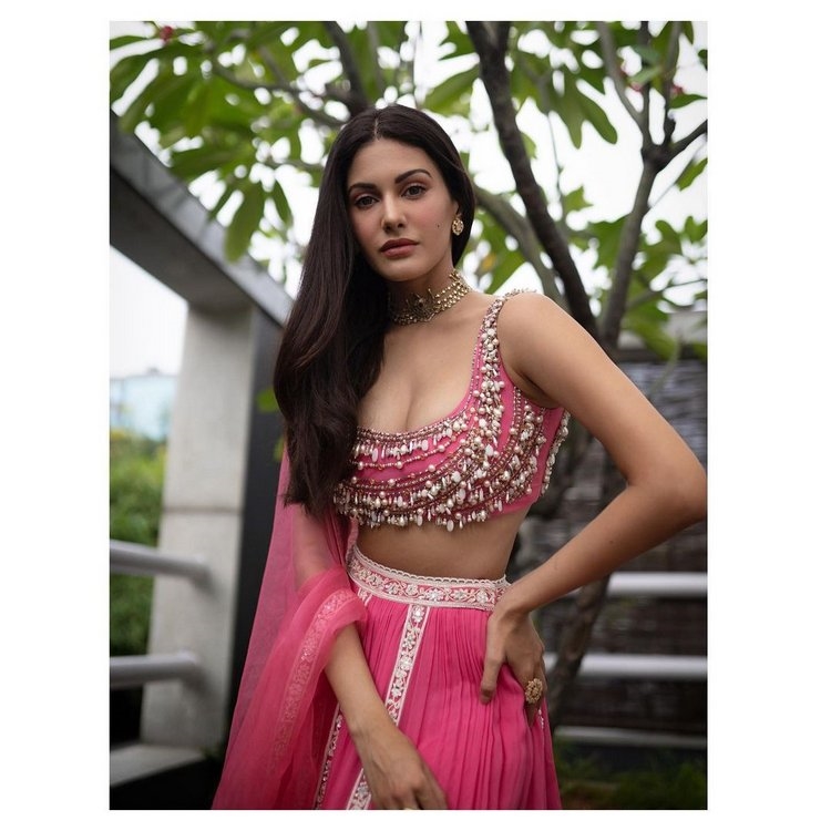 Amyra Dastur Hot Photos Collection Gallery