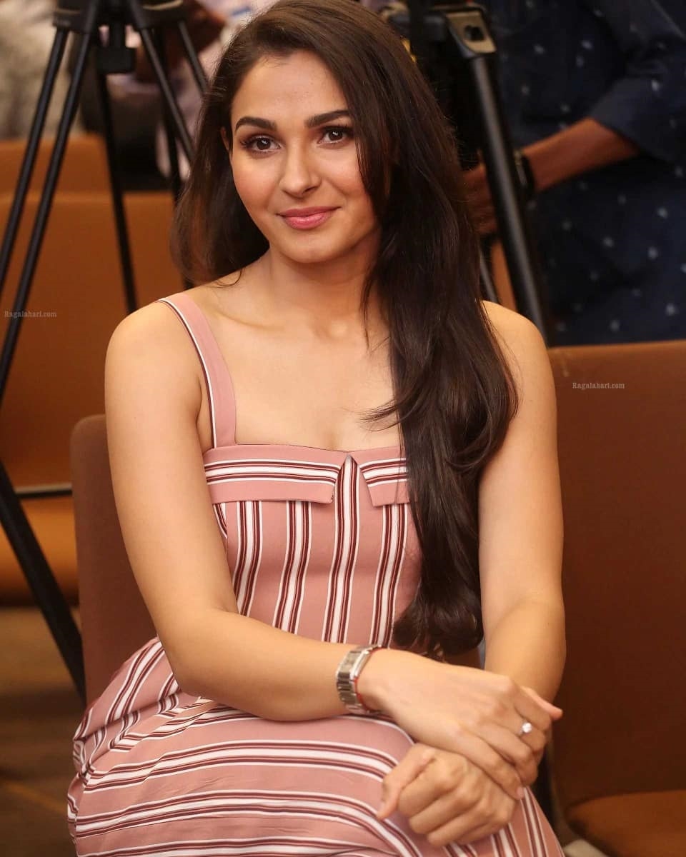 Andrea Jeremiah New Stills