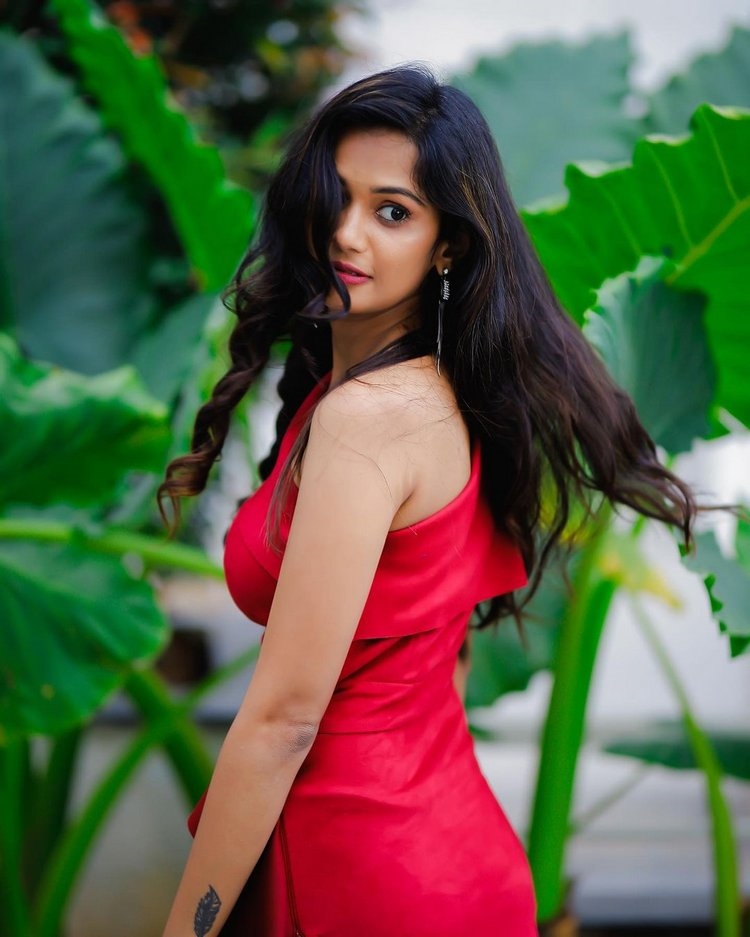 Ariyana Glory Hot Photos Shoot