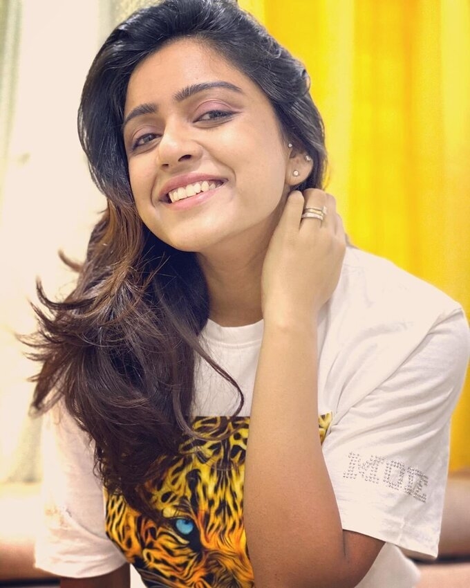 BiggBoss Contestant And Actress Vithika Sheru Images