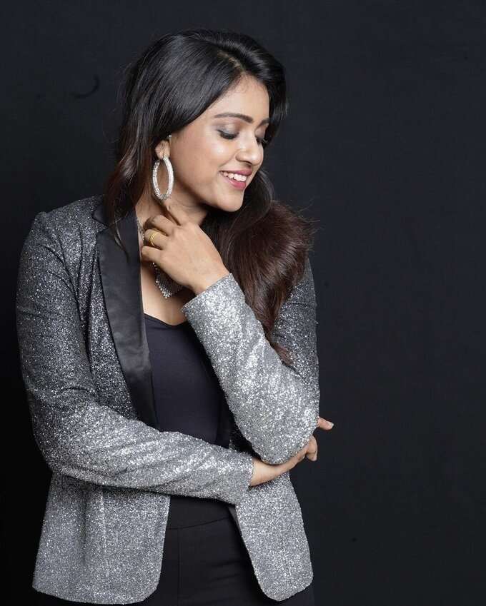 BiggBoss Contestant And Actress Vithika Sheru Images