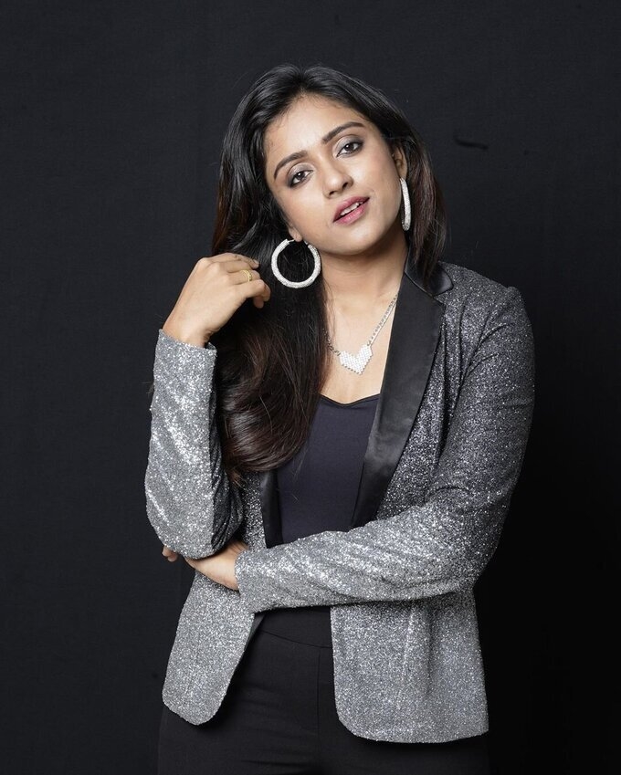 BiggBoss Contestant And Actress Vithika Sheru Images