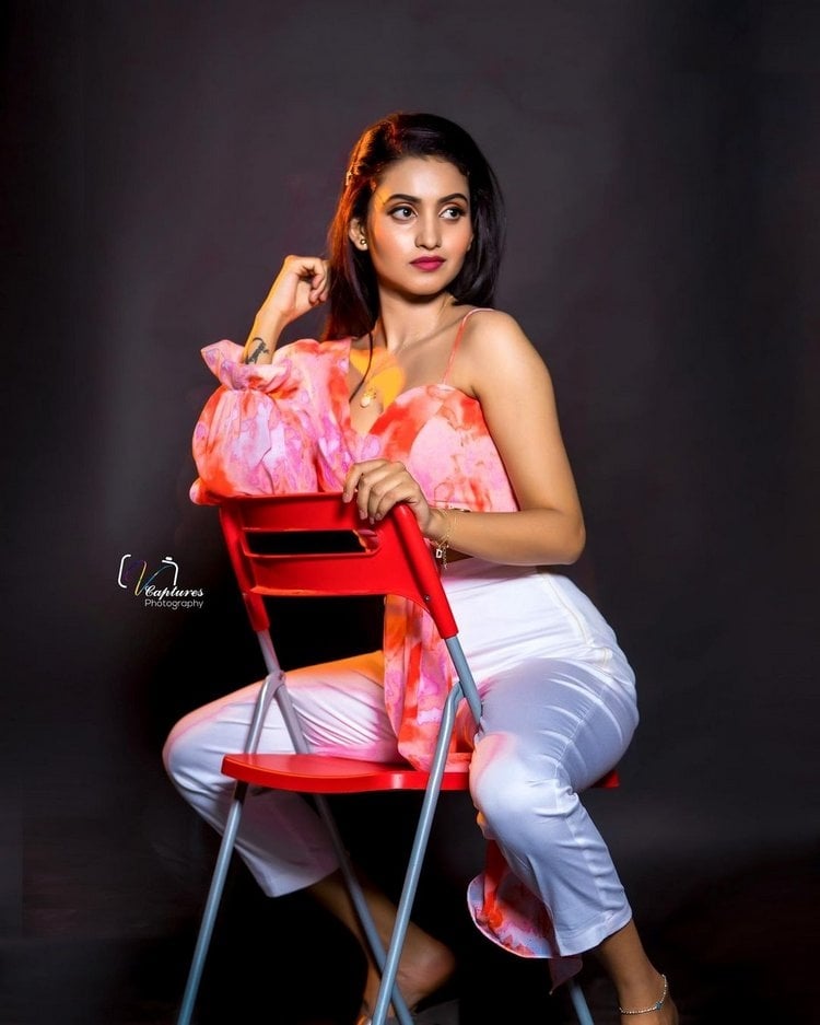 Deepika Pilli Images In Show