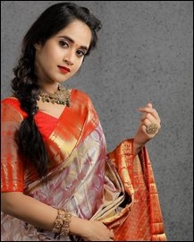 Deepthi Sunaina latest saree Photos