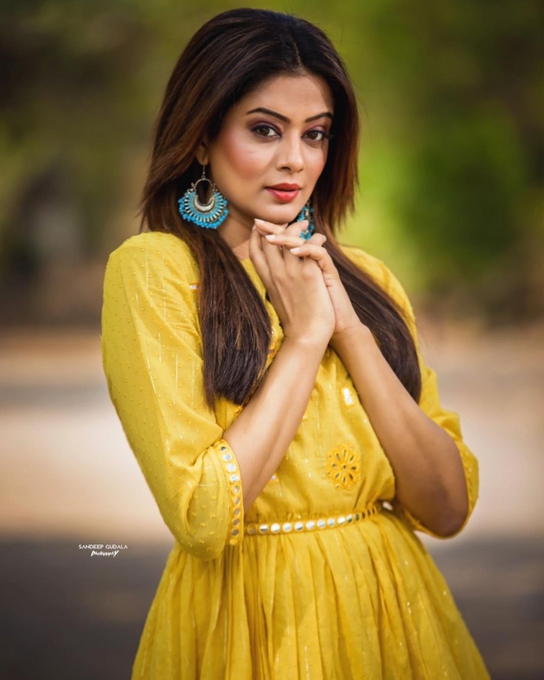 Dhee Judge Actress Priyamani Latest Images