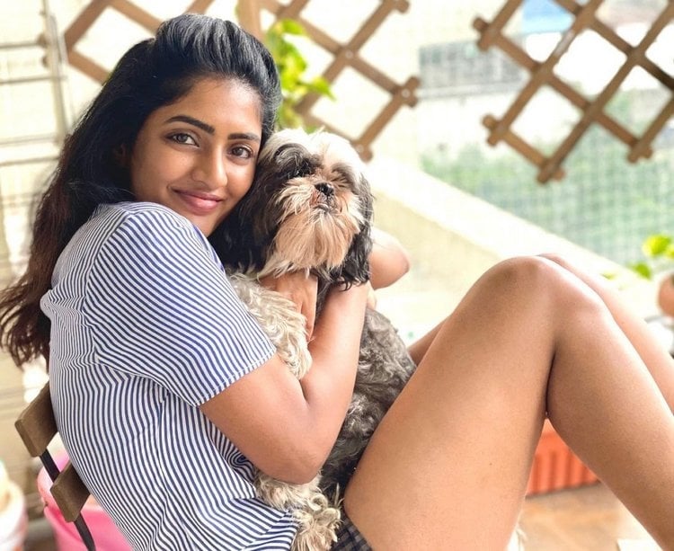 Eesha Rebba Amazing Photos