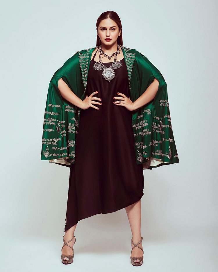 Huma Qureshi New Clicks In Long Dress