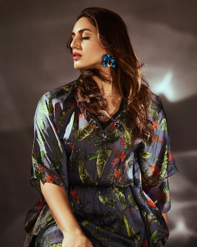 Huma Qureshi New Images Collection Gallery