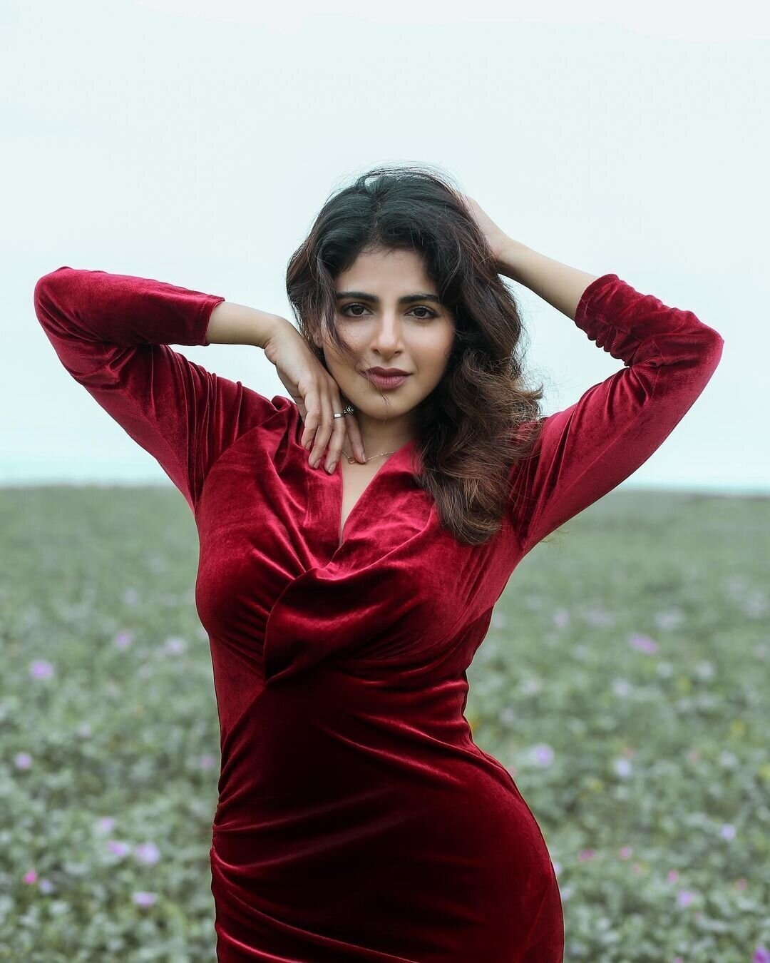 Iswarya Menon Amazing New Looks Photos