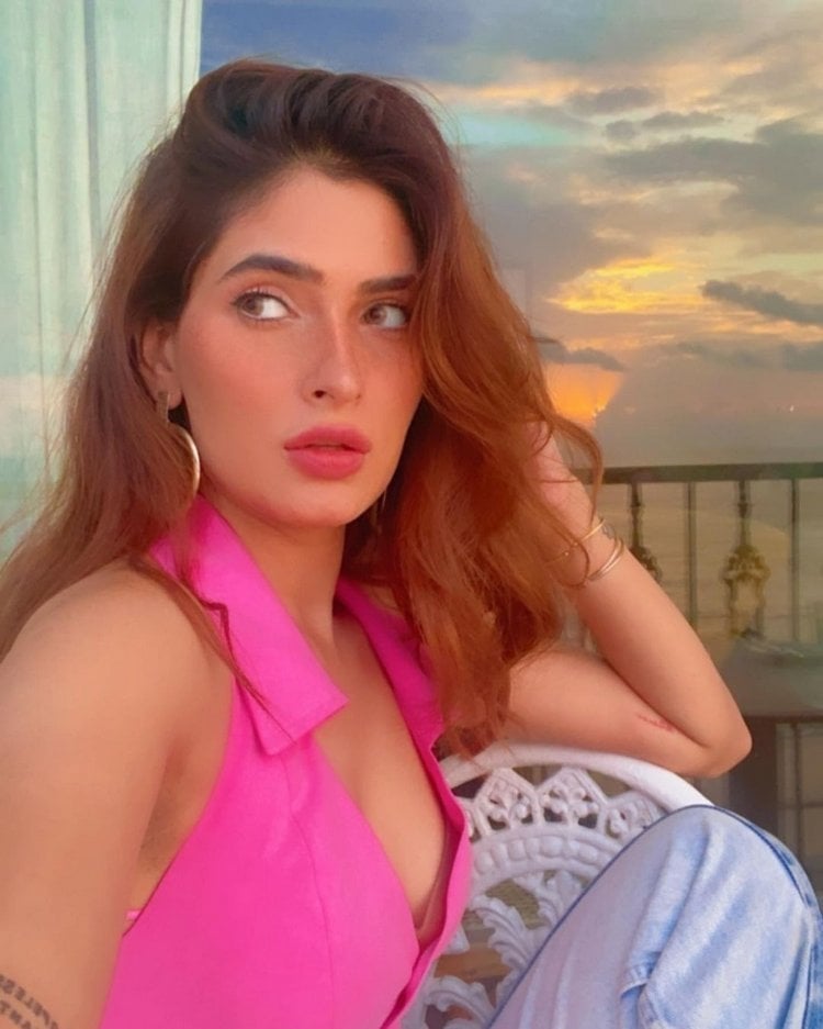 Karishma sharma evergreen photos