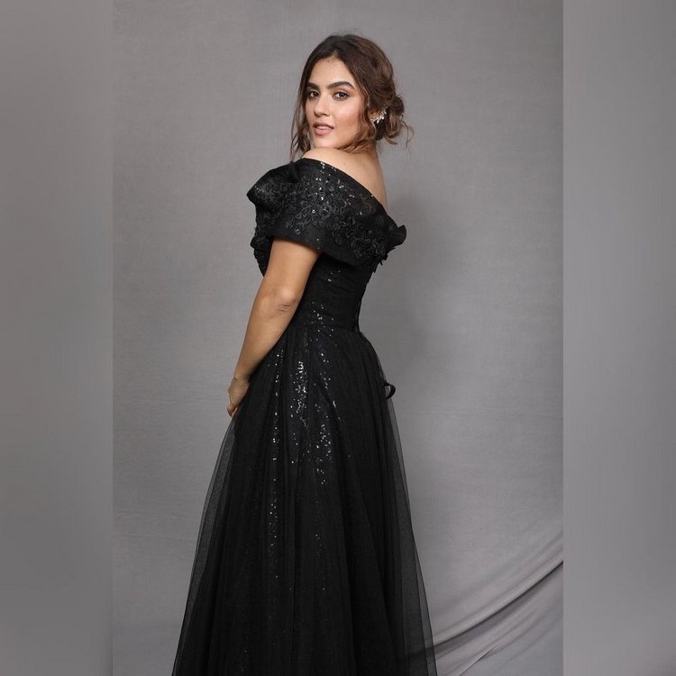 Kavya Thapar New Images In Black Dress