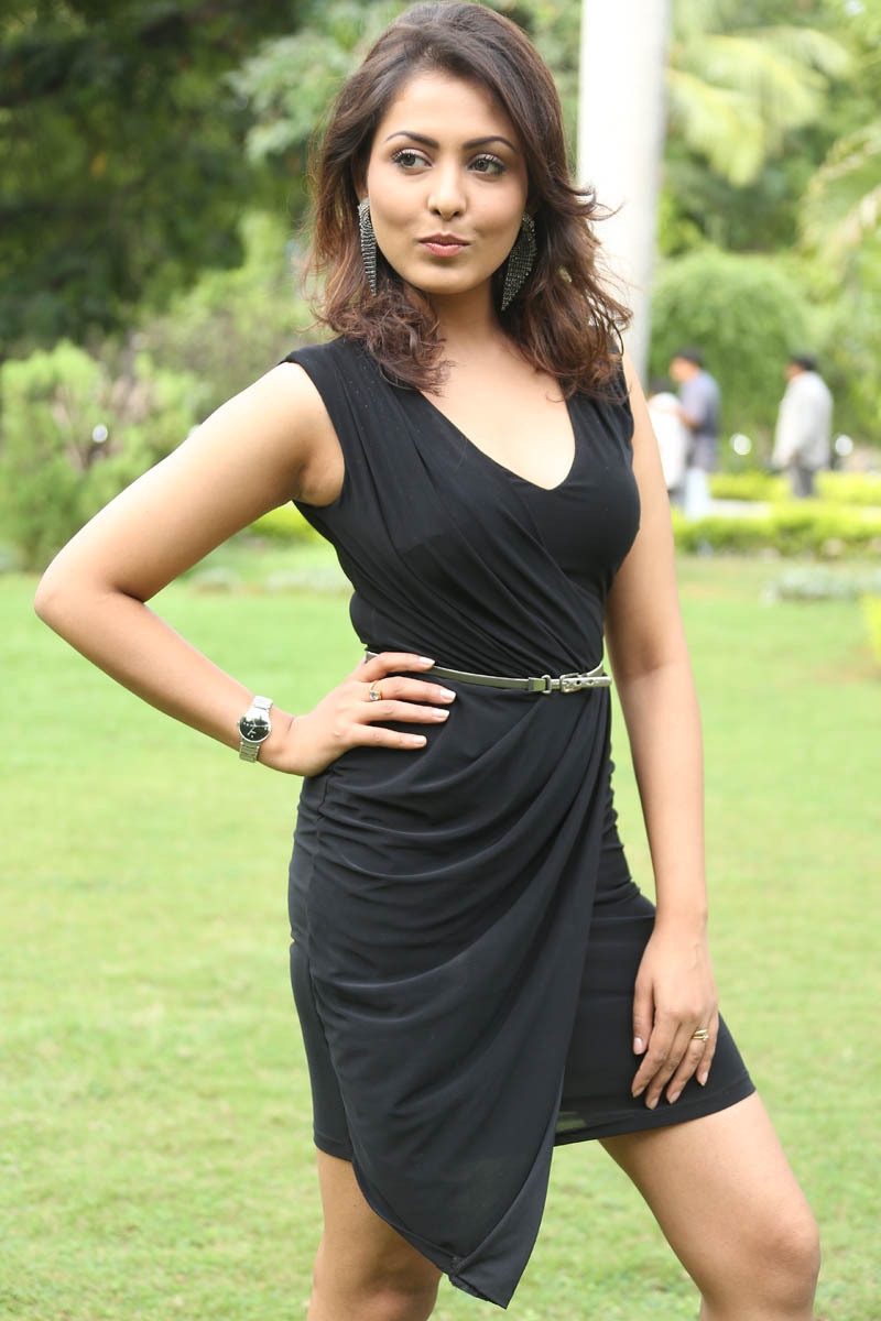 Madhu shalini black dress photos