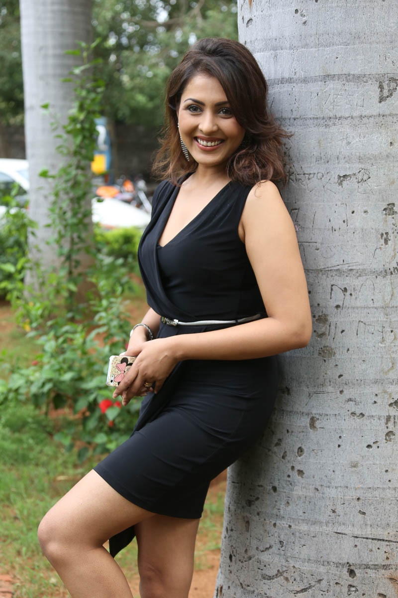 Madhu shalini black dress photos