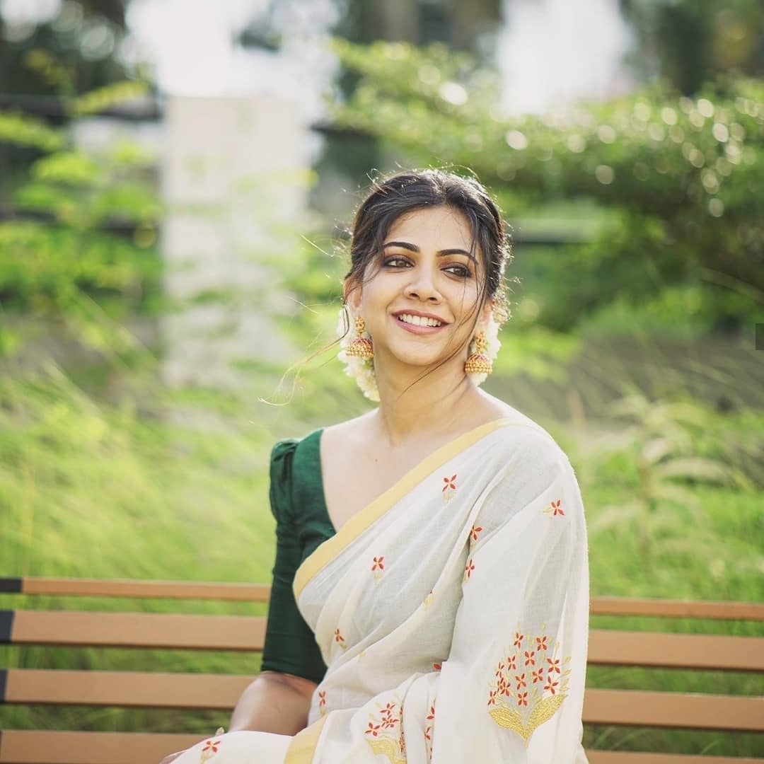 Madonna sebastian New Images in saree