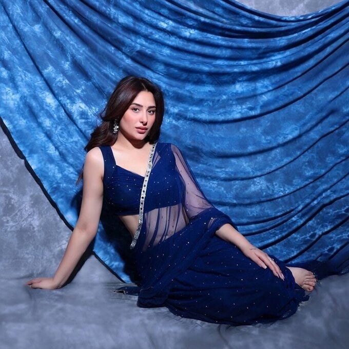 Mahira Sharma Amazing Photos