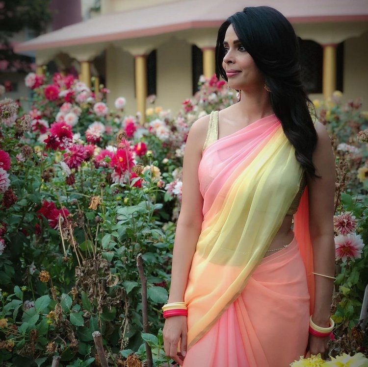 Mallika Sherawat New Stills Gallery