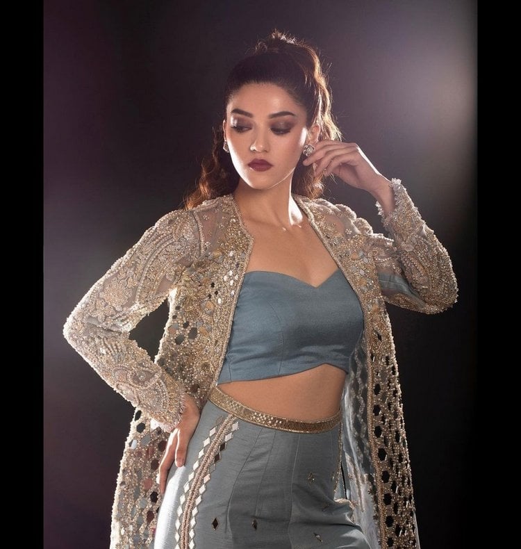 Mehreen Pirzada New Images In Shoot
