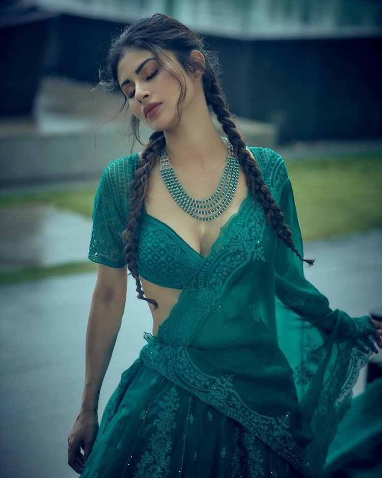 Mouni Roy Pics Collection