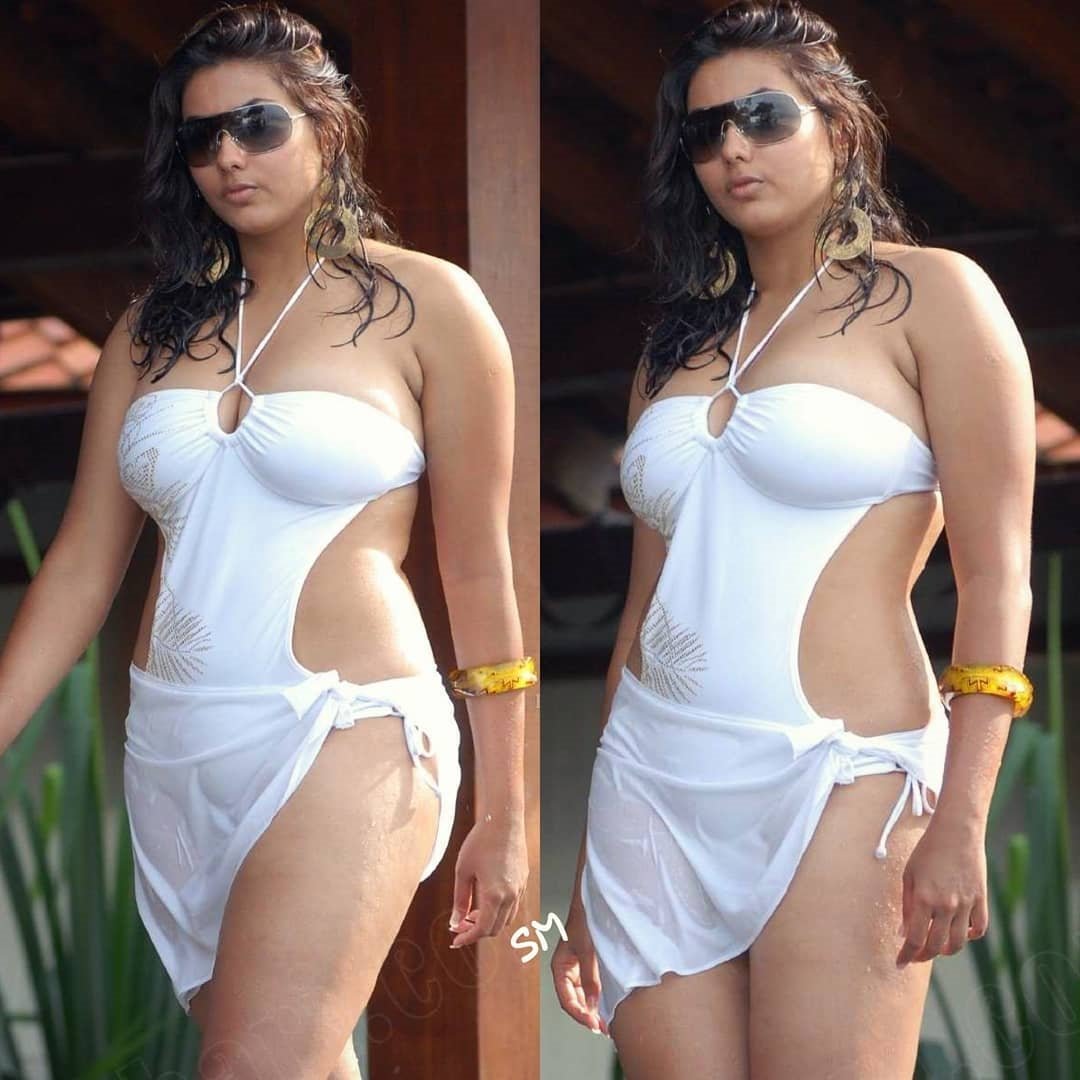 Namitha latest white dress Photo s