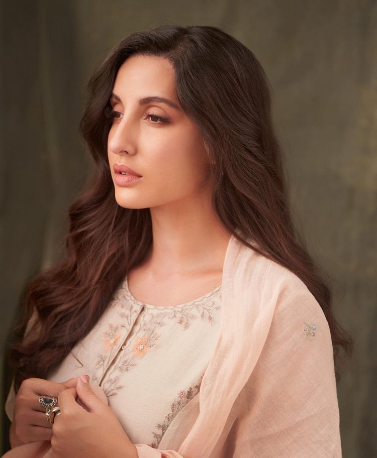 Nora Fatehi Hot Photos Collection Gallery