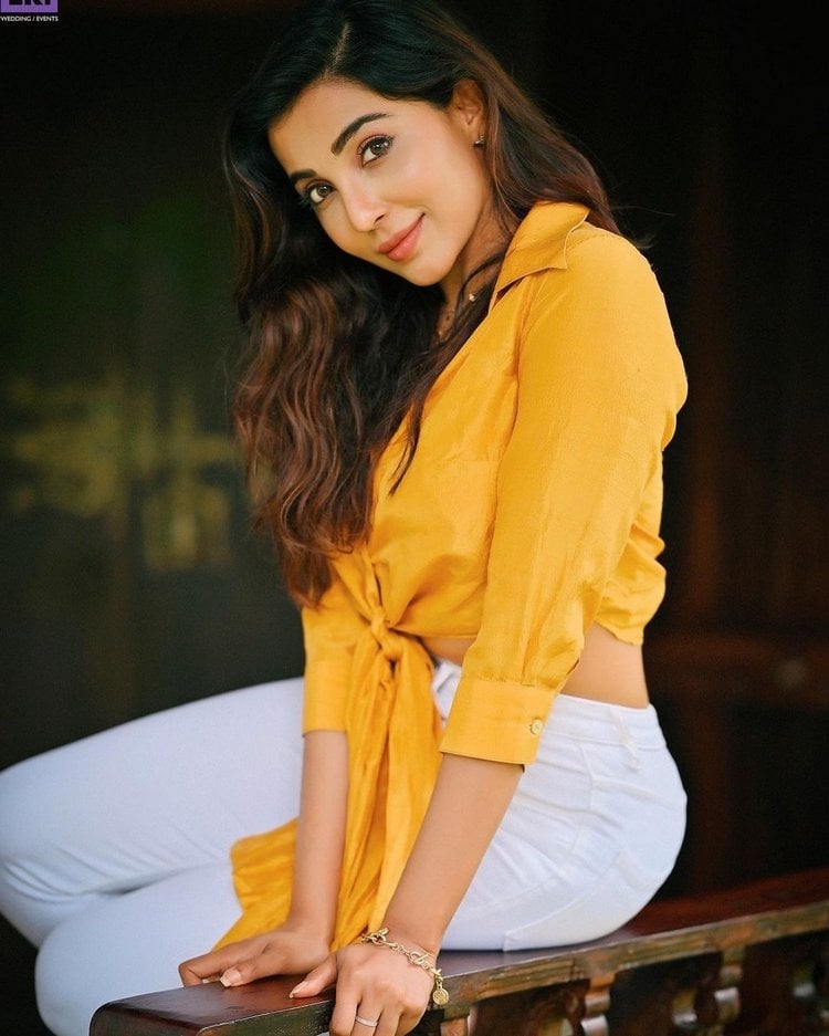 Parvati Nair Latest Photos Collection