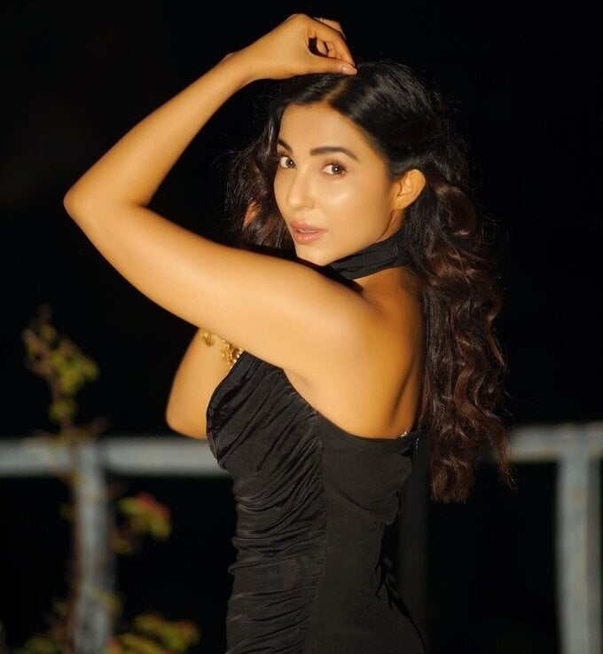 Parvati Nair New Images Gallery Shoot