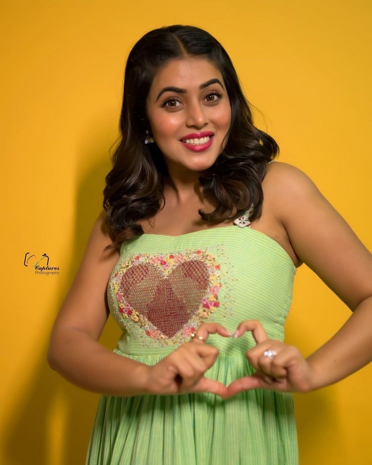 Poorna Photos In Dhee Show