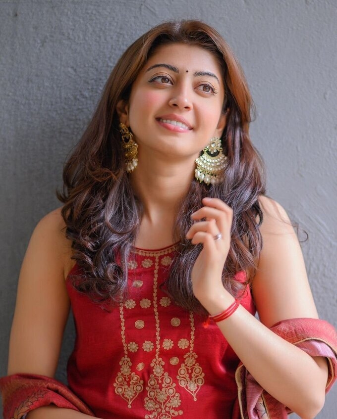 Pranitha Subhash New Images Gallery