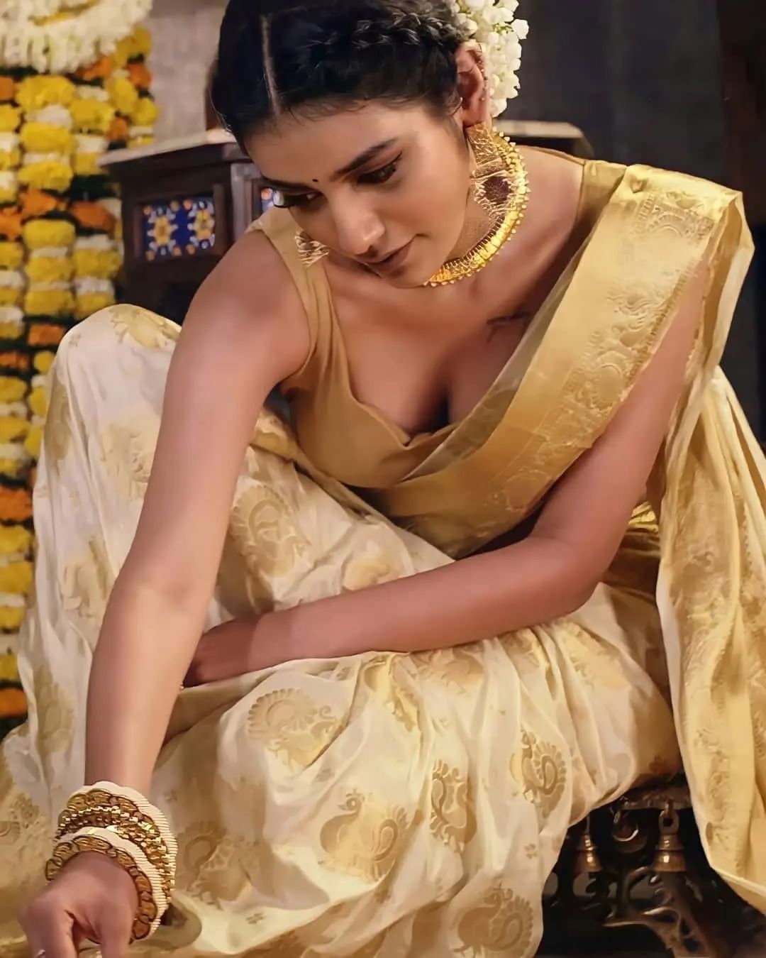 Priya Prakash Varrier New Photos In Saree