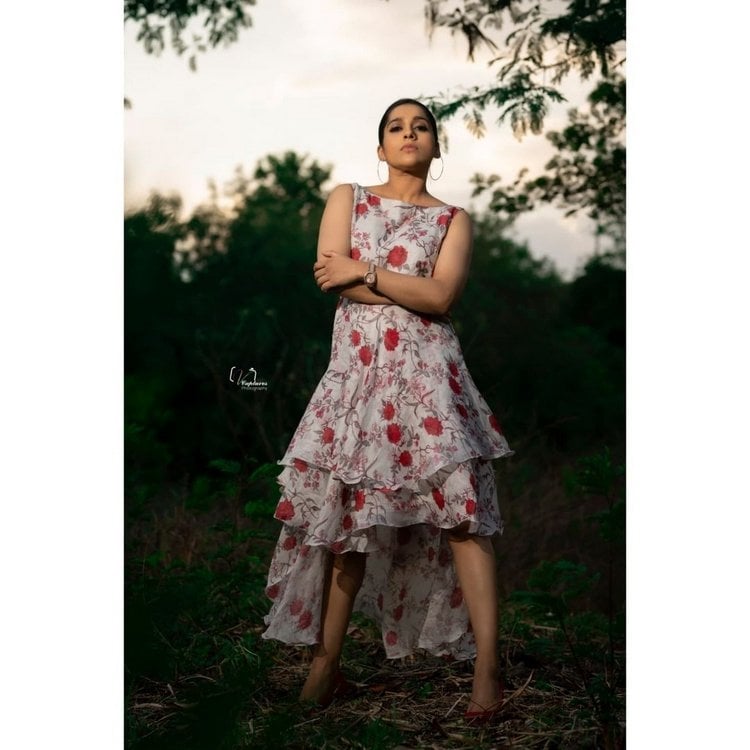 Rashmi Gautam Stunning Images