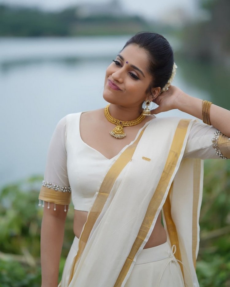 Rashmi Gautam latest Photos In White Dress