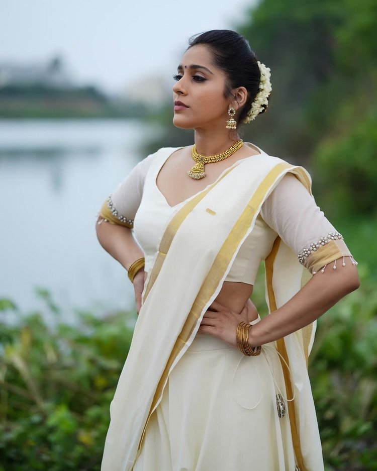 Rashmi Gautam latest Photos In White Dress