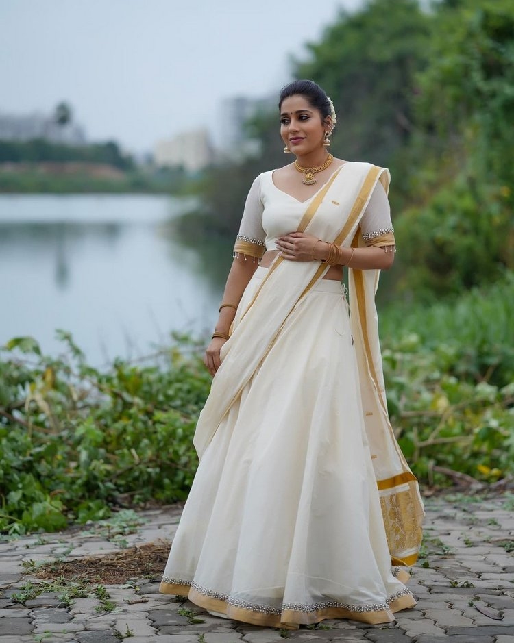 Rashmi Gautam latest Photos In White Dress