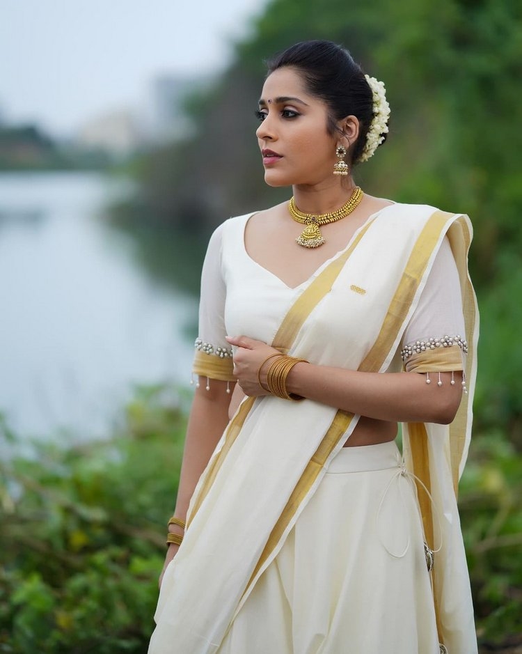 Rashmi Gautam latest Photos In White Dress