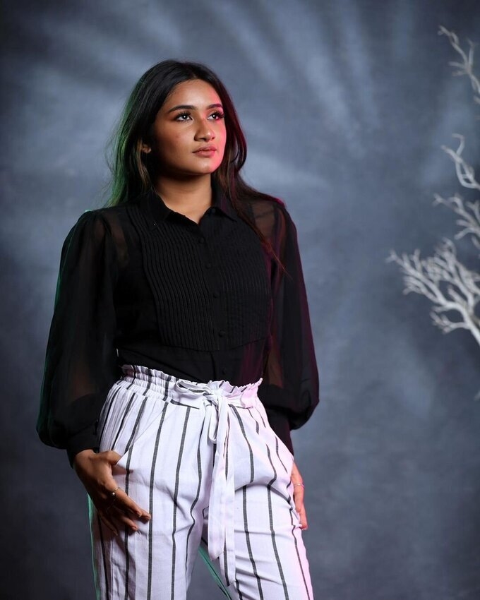 Raveena Daha Stunning Photos