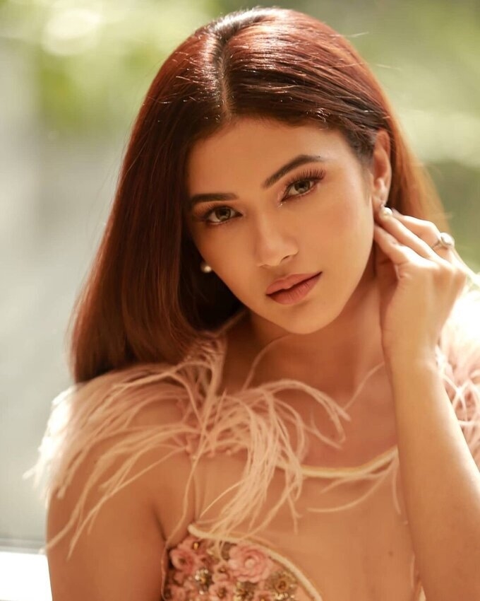 Ridhima Pandit Photos In Shoot