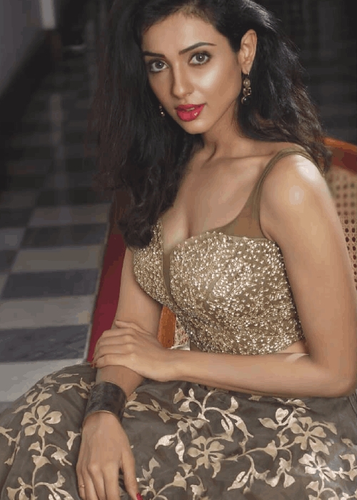 Riya Suman latest glamours Photos