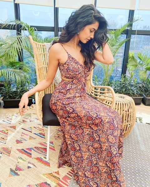 Sarah jane Dias latest photos