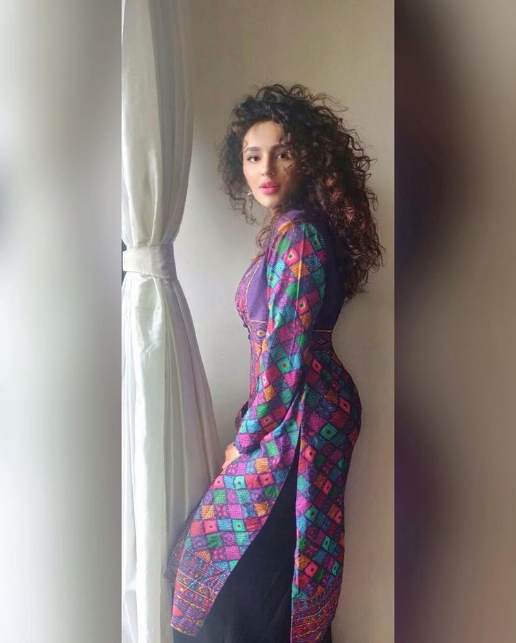 Seerat Kapoor Amazing Photos