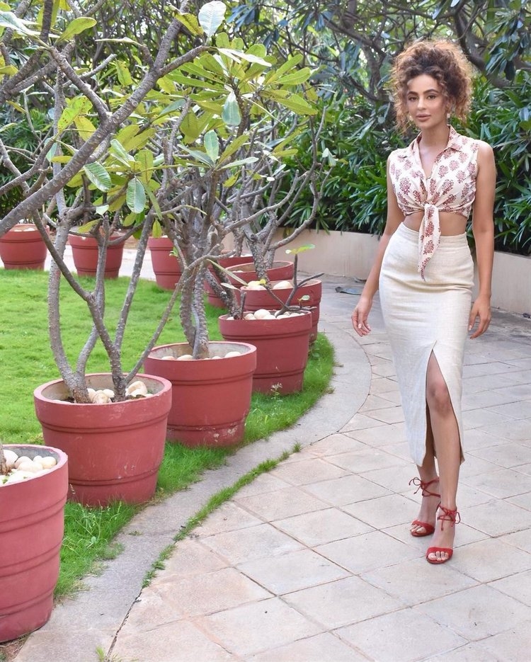 Seerat Kapoor Stunning Photos