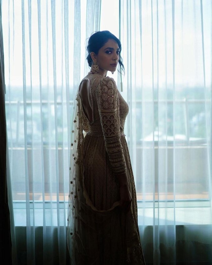 Shobita Dhulipala Amazing Photos