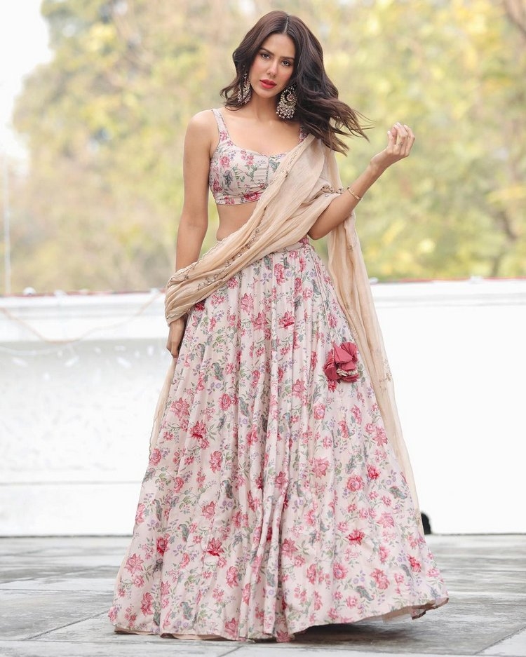 Sonam Bajwa Images In Shoot