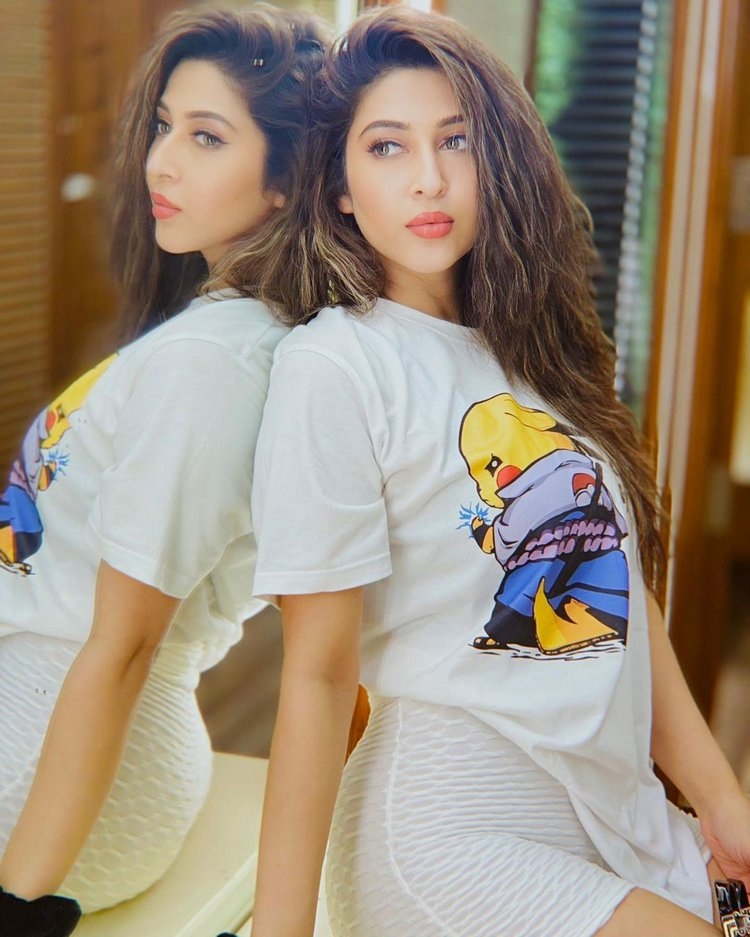 Sonarika Bhadoria New Images Gallery Cllection