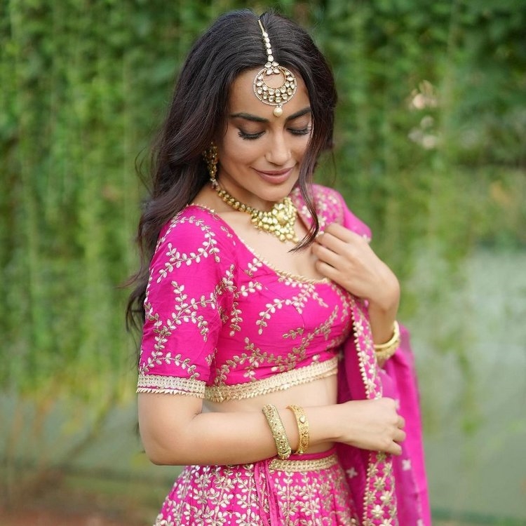 Surbhi Jyoti Pics In Traditional Look